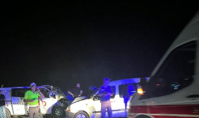 Kazaya karışan Kızılay'ın kan nakil aracına hafif ticari araç çarptı; 1'i Uzman Çavuş 7 yaralı