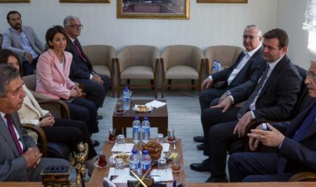 Kılıçdaroğlu, emeklilerle bir araya geldi