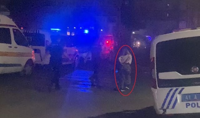 Kocaeli'de 2 şüpheliden biri silahla polisi yaraladı, diğeri ise kaçmaya çalıştı: 2 gözaltı