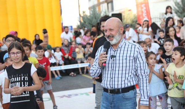 Kocasinan'ın sokak oyunları şenliğinde Başkan Amca'ya sevgi seli