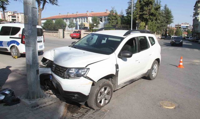 Konya'da otomobiller çarpıştı: 3 yaralı