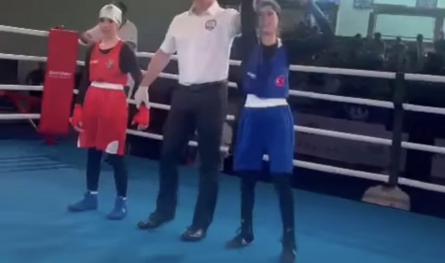 Kozanlı Azra Nur Çetin Boks Avrupa Şampiyonasında yarı finalde