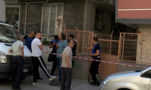 Küçükçekmece'de 7 katlı bina tahliye edildi