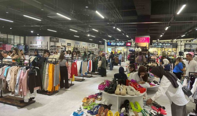 KUMSmall AVM yeni markalarla büyümeye devam ediyor