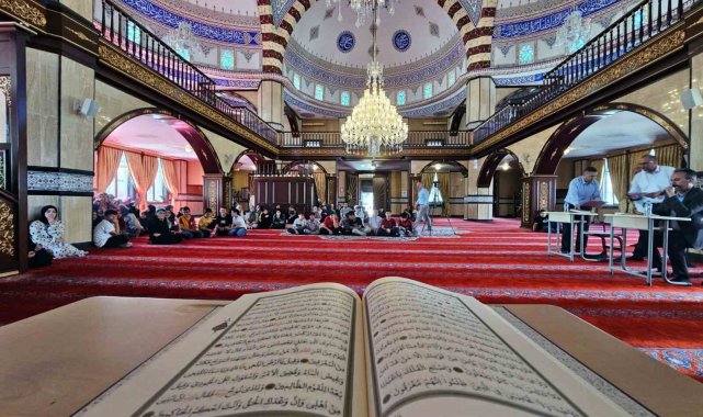 Kur'an-ı Kerim'i en güzel okumak için yarıştılar