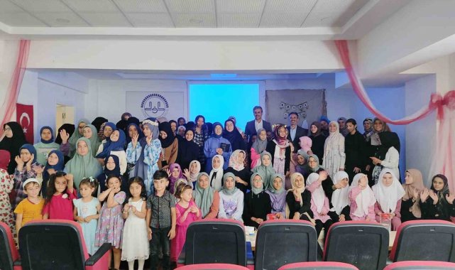 Kur'an Kursu öğrencileri ile aşure programı