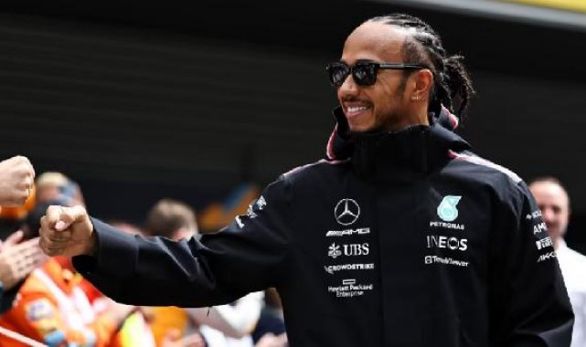 Lewis Hamilton ve George Russell, 2 yıl daha Mercedes'te