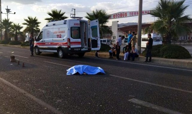 Manisa'da otomobilin çarptığı kadın öldü
