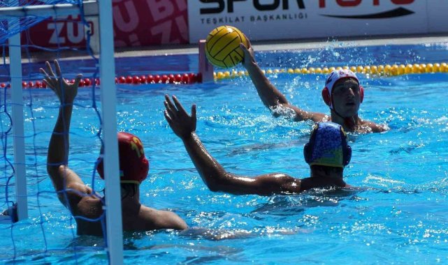 Manisa'da U17 Erkekler Avrupa Sutopu Şampiyonası başladı