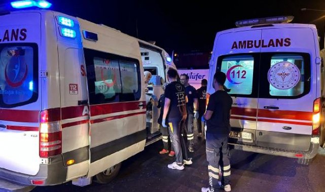Manisa'da yolcu otobüsü ile TIR çarpıştı: 3 yaralı
