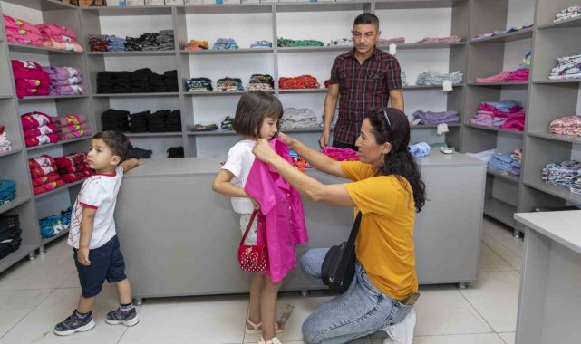 Mersin'de Kıyafet Evlerinin 3.'sü Silifke'de açıldı