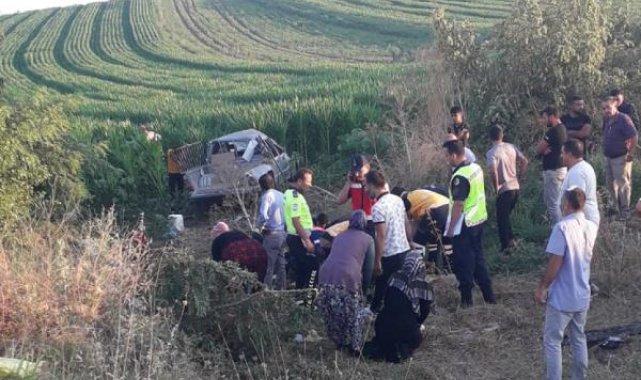 Mevsimlik işçileri taşıyan kamyonet tarlaya savruldu: 3 ölü, 11 yaralı