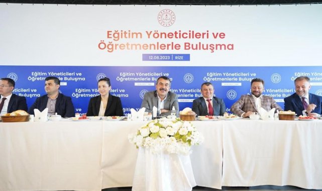 Milli Eğitim Bakanı Yusuf Tekin Rize'de öğretmenlerle buluştu