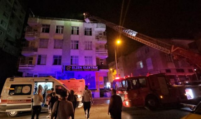 Mobilya mağazasının bodrum katındaki yangın korkuttu; 20 kişi dumandan etkilendi