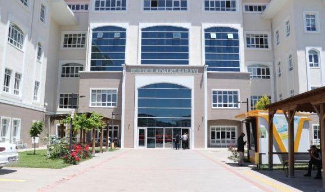 Ölüme sebebiyetten yargılanan 2 polis, suçlamaları reddetti