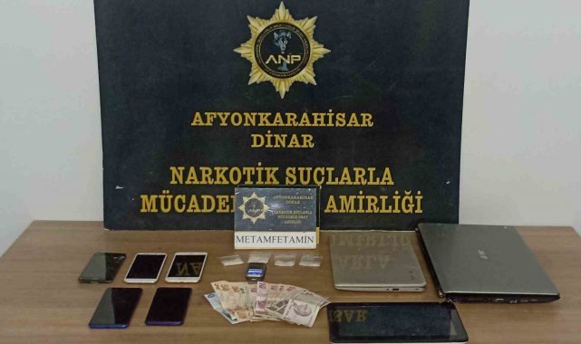 Önce otomobille ardından yaya kaçmaya çalışan şahıs uyuşturucu ile yakalandı