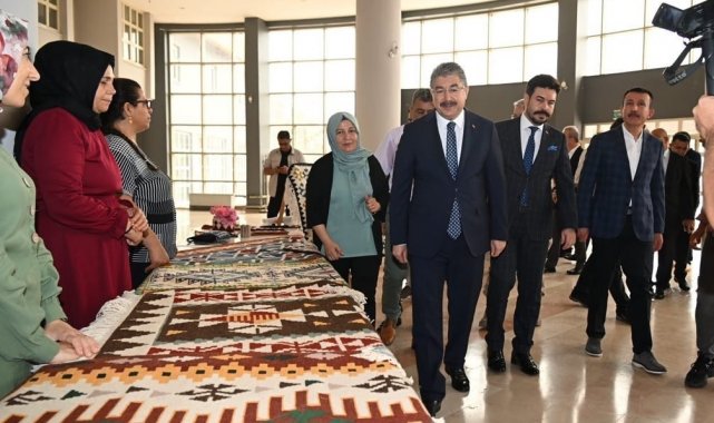 Osmaniye'de yöresel kilim dokuma sergisi