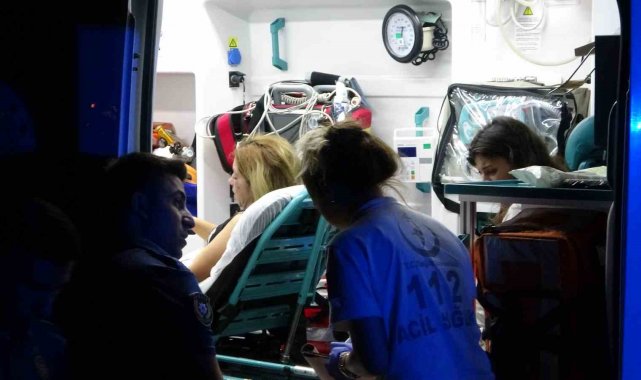 Otomobil içinde darp ettiği 2 kadını cadde ortasına bırakıp kaçtı