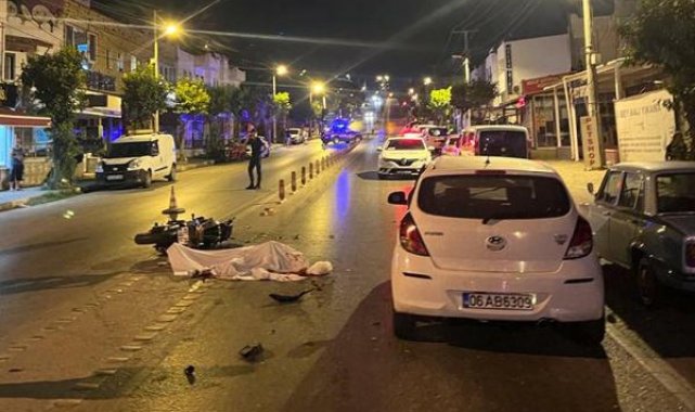 Otomobile çarpan motosikletin sürücüsü öldü; kaza anı kamerada