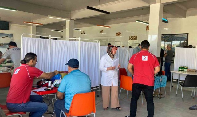 Rekor kan bağışı yapan vatandaşa altın madalya