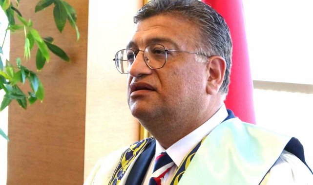 Rektör Kızıltoprak, kutlama çiçeği yerine derneklere bağışta bulunulmasını istedi