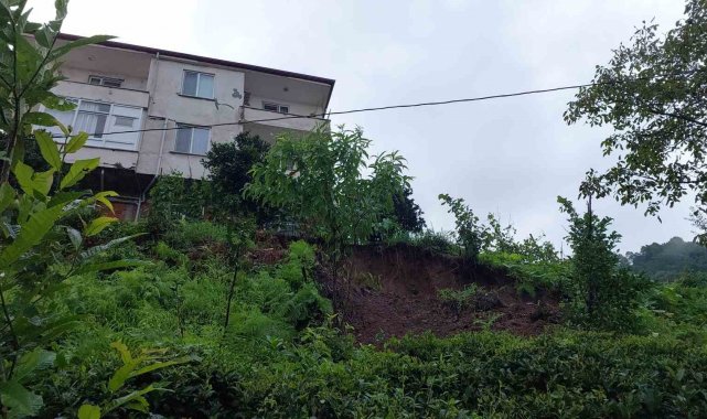 Rize'nin Çayeli ilçesinde şiddetli yağış sonrası boşaltılan bina sakinleri yaşadıkları o anları anlattı