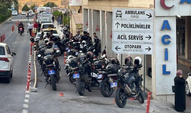 Şanlıurfa'da motosikletli yunus timi kamyona çarptı; 2 polis yaralı