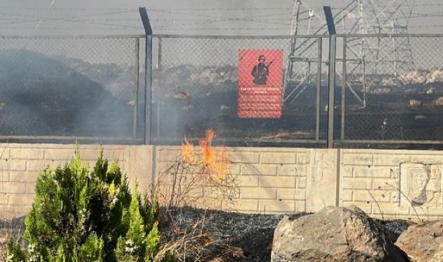 Şanlıurfa'da ot yangını askeri bölgeye sıçradı