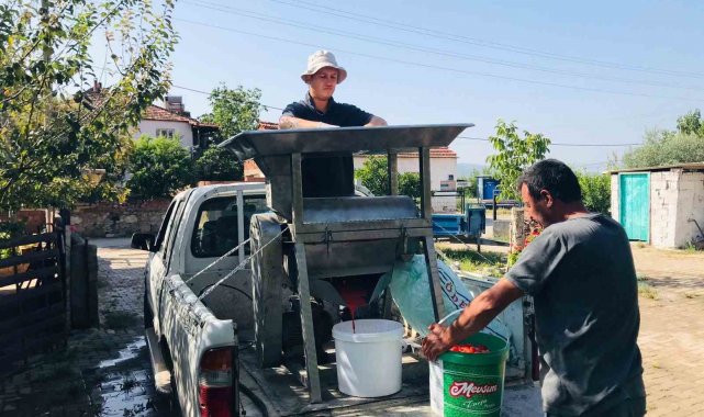 Selçuk'ta domatesten salçaya gelenekselleşen iş birliği