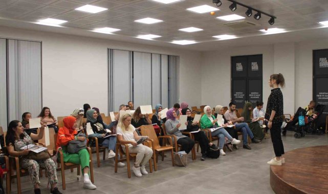 Serdivan'da bilinçli aile seminerlerine büyük ilgi