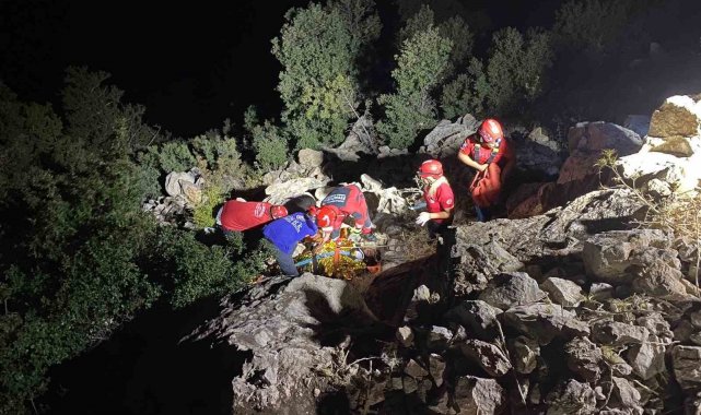 Seydikemer'de kayalıklara düşen kişi kurtarıldı