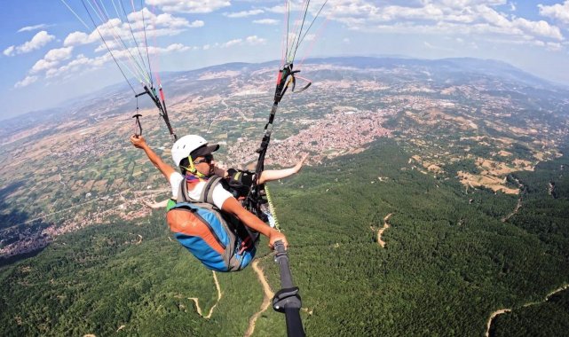 Simav'da Eynal Yamaç Paraşütü ve Havacılık Festivali