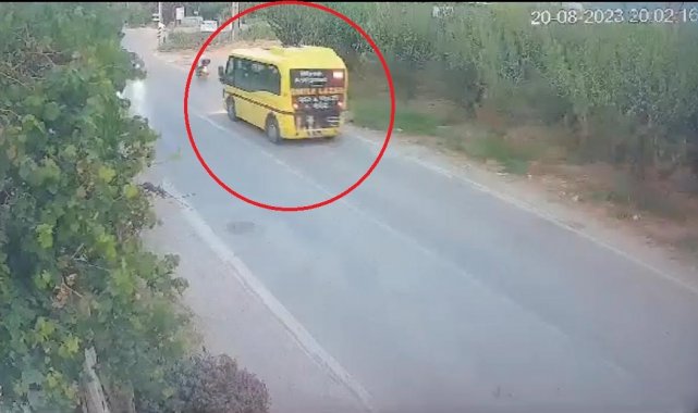 Son sürat gelip çarptı...2 kişinin öldüğü kaza kamerada