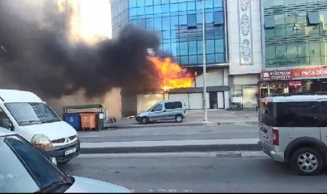 Sultangazi'de iş merkezindeki yangın söndürüldü