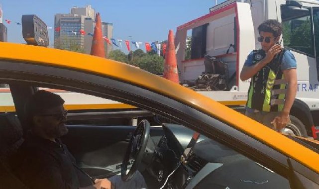 Taksim'de müşteri seçen taksicilere para cezası