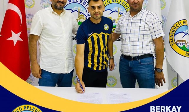 Talasgücü Belediyespor'da Berkay Öztuvan, imzayı attı