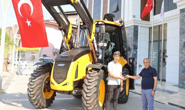 TBB'den Koçarlı Belediyesi'ne beko loder hibe edildi