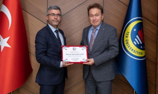 TED Üniversitesi Rektörü Sabuncuoğlu'na 'onursal fahri üyelik'