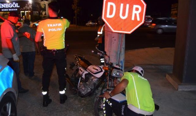 TIR'a arkadan çarpan motosikletin sürücüsü öldü, arkadaşı yaralandı