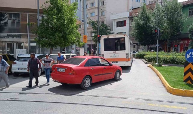 Trafik sıkışıklığı yaşayan bölgeye esnaftan 'trafik dubalı' çözüm önerisi