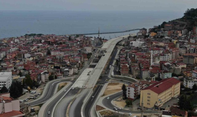 Türkiye'nin en maliyetli şehir içi yollarından Kanuni Bulvarı son şeklini almaya başladı