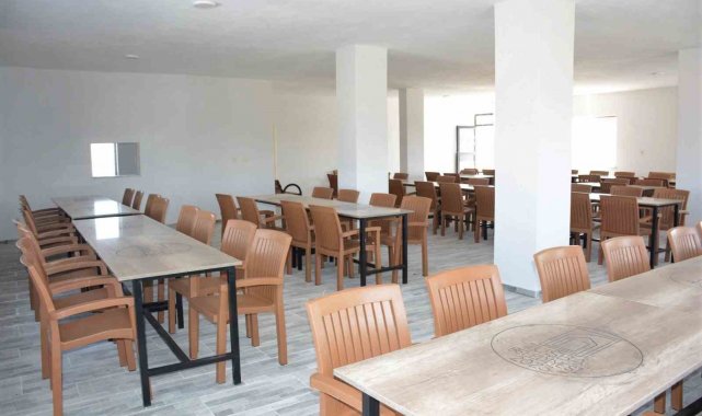 Tuşba Belediyesinden taziye evleri ile Kur'an kurslarına masa ve sandalye desteği