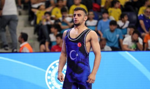 U17 Dünya Güreş Şampiyonası'nda Eyyüp Çetin finale yükseldi