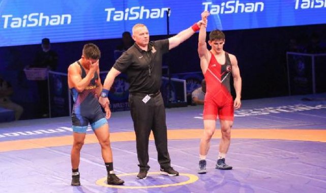 U20 Dünya Güreş Şampiyonası'nda 2 bronz madalya