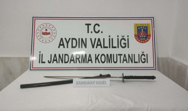 Üzerinde samuray kılıcı ele geçirildi