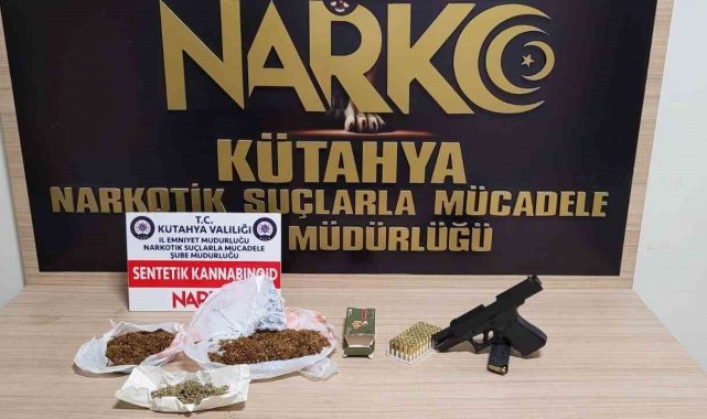 Üzerinde uyuşturucu ve silah bulunan otobüs yolcusu gözaltına alındı