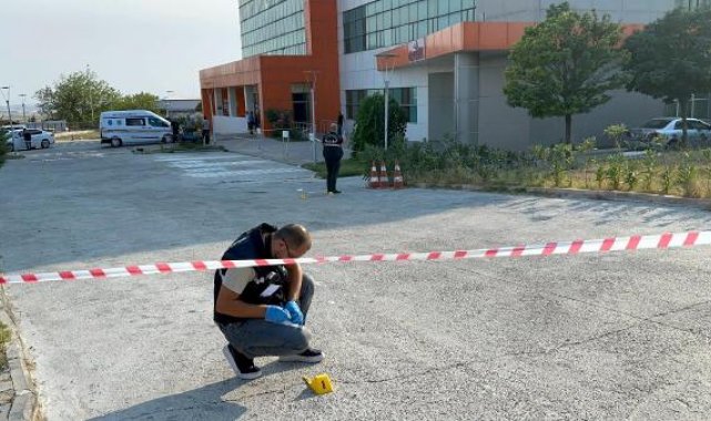 Uzman çavuş, kendisini döven 2 kişiyi bacaklarından vurdu