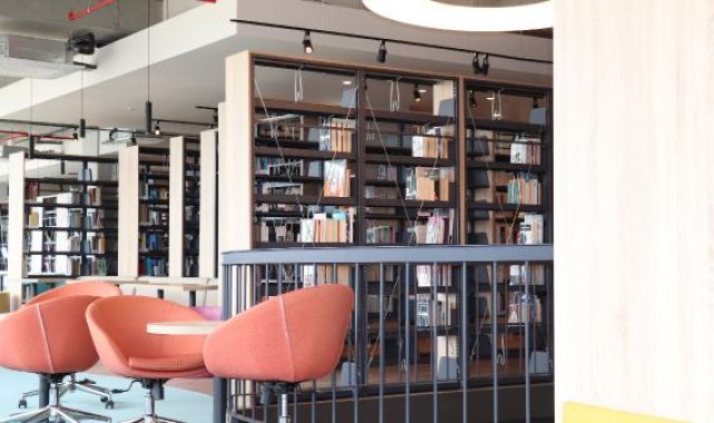 Vakıf üniversitesi kampüs turu düzenledi