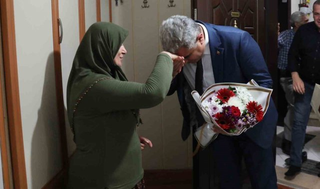 Vali Aslan şehit ailelerini yalnız bırakmıyor