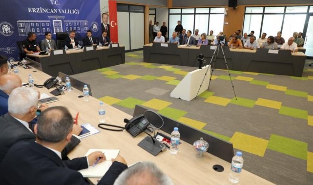 Vali Aydoğdu mahalle muhtarlarıyla bir araya geldi